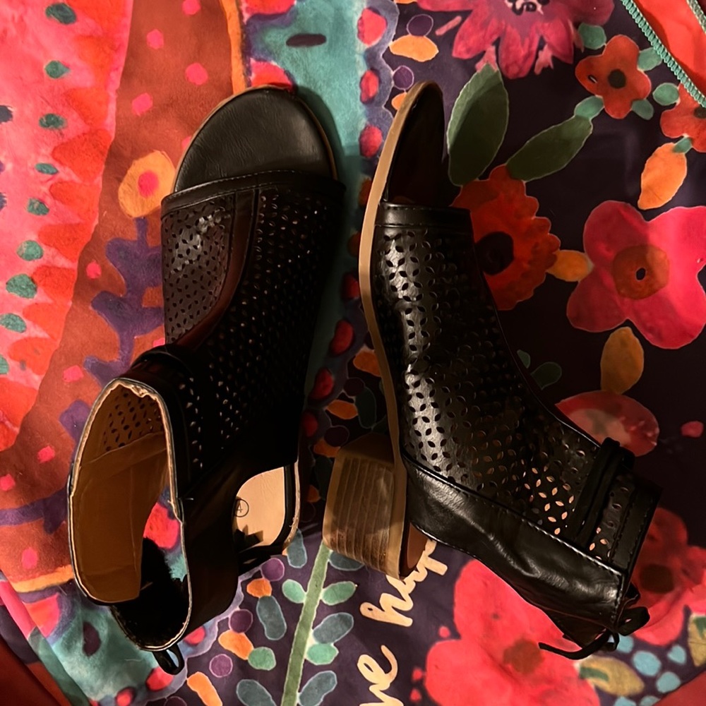 Olivia Miller black shoes